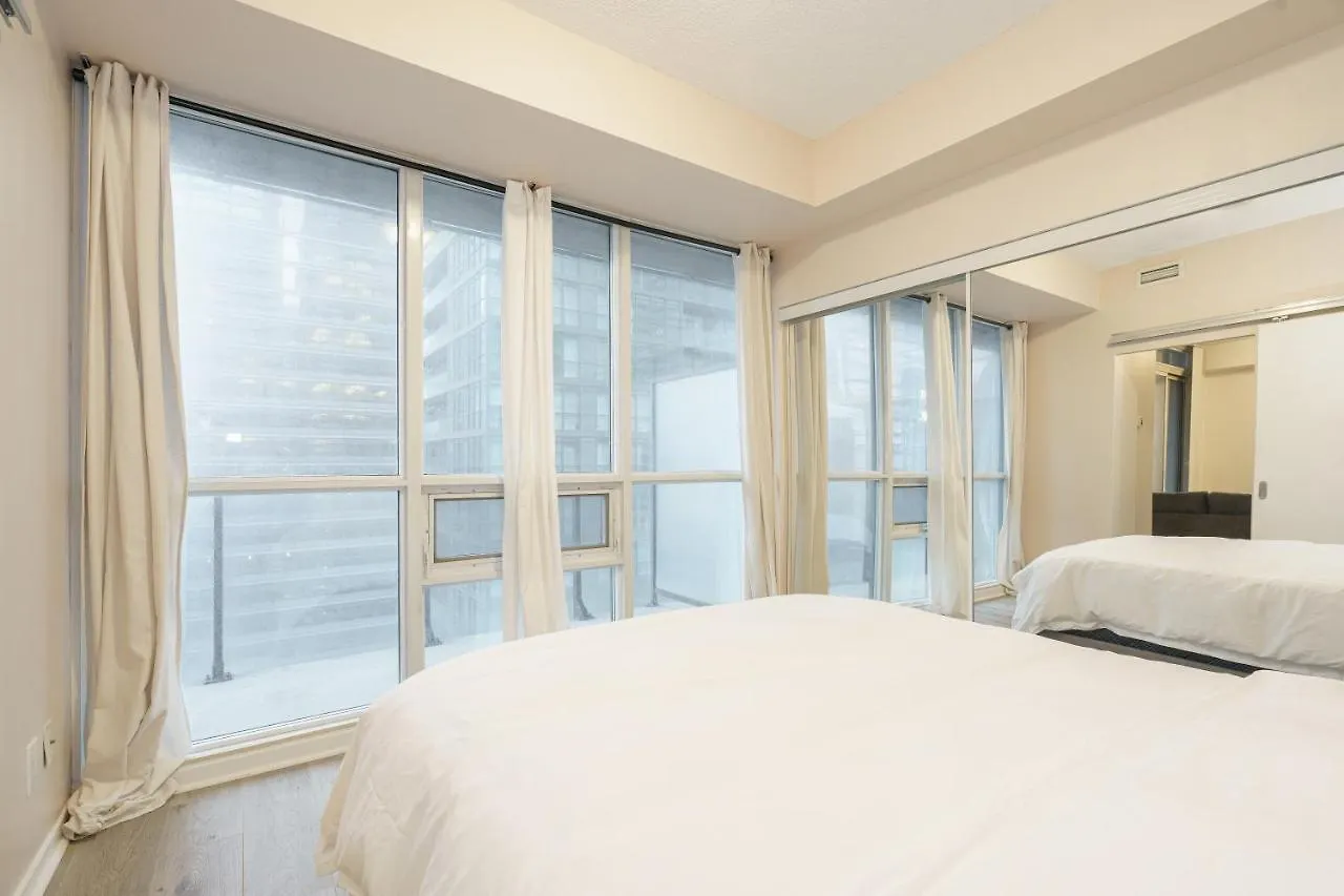 Spectacular 2Bdrm Suite In Maple Leaf Sq Toronto Apartment